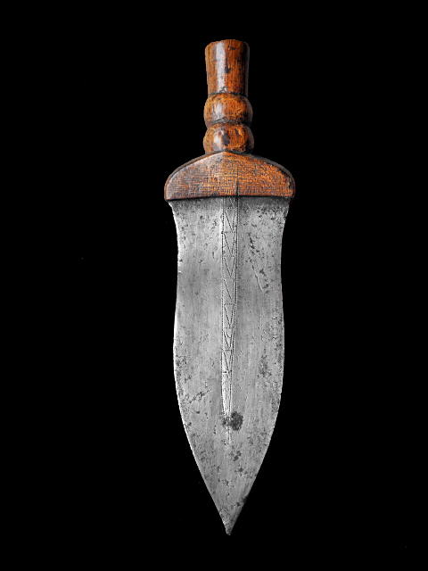 Couteau Fang 06