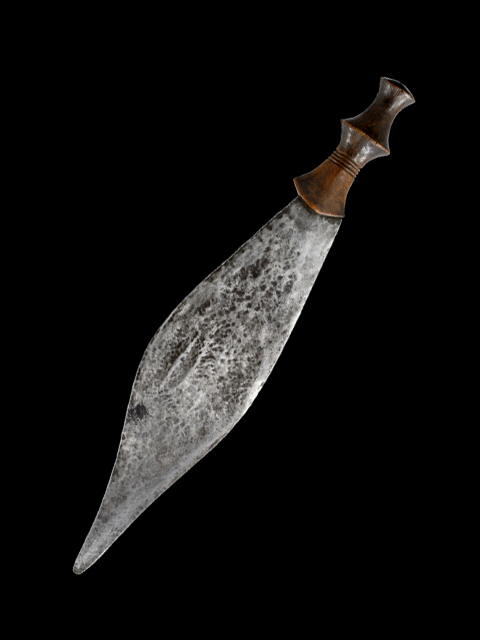 Couteau Hungaan 01